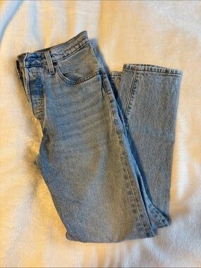 Levi's High Waisted Straight Leg Jeans - Light Blue Wash